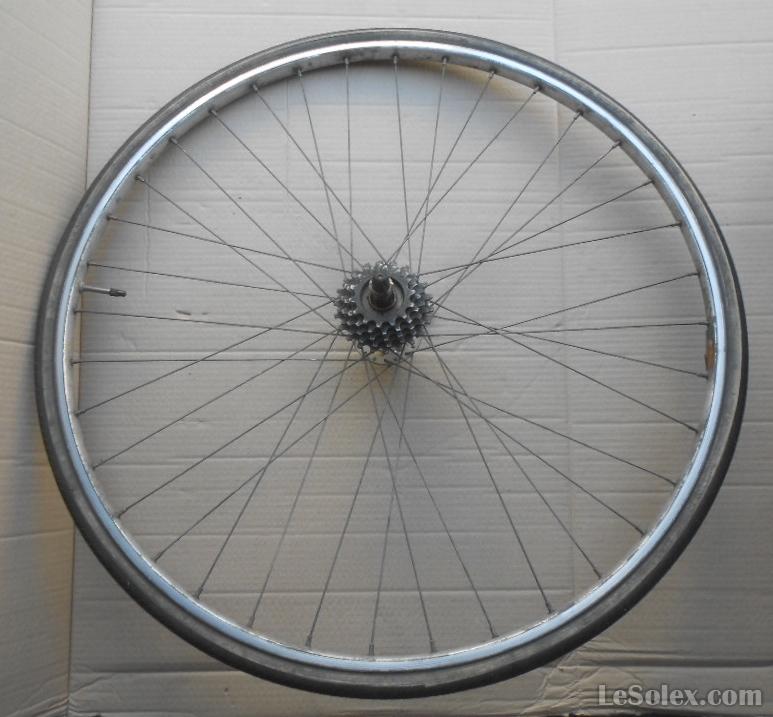 Roue arriere velo course ancien 700 occasion Lesolex